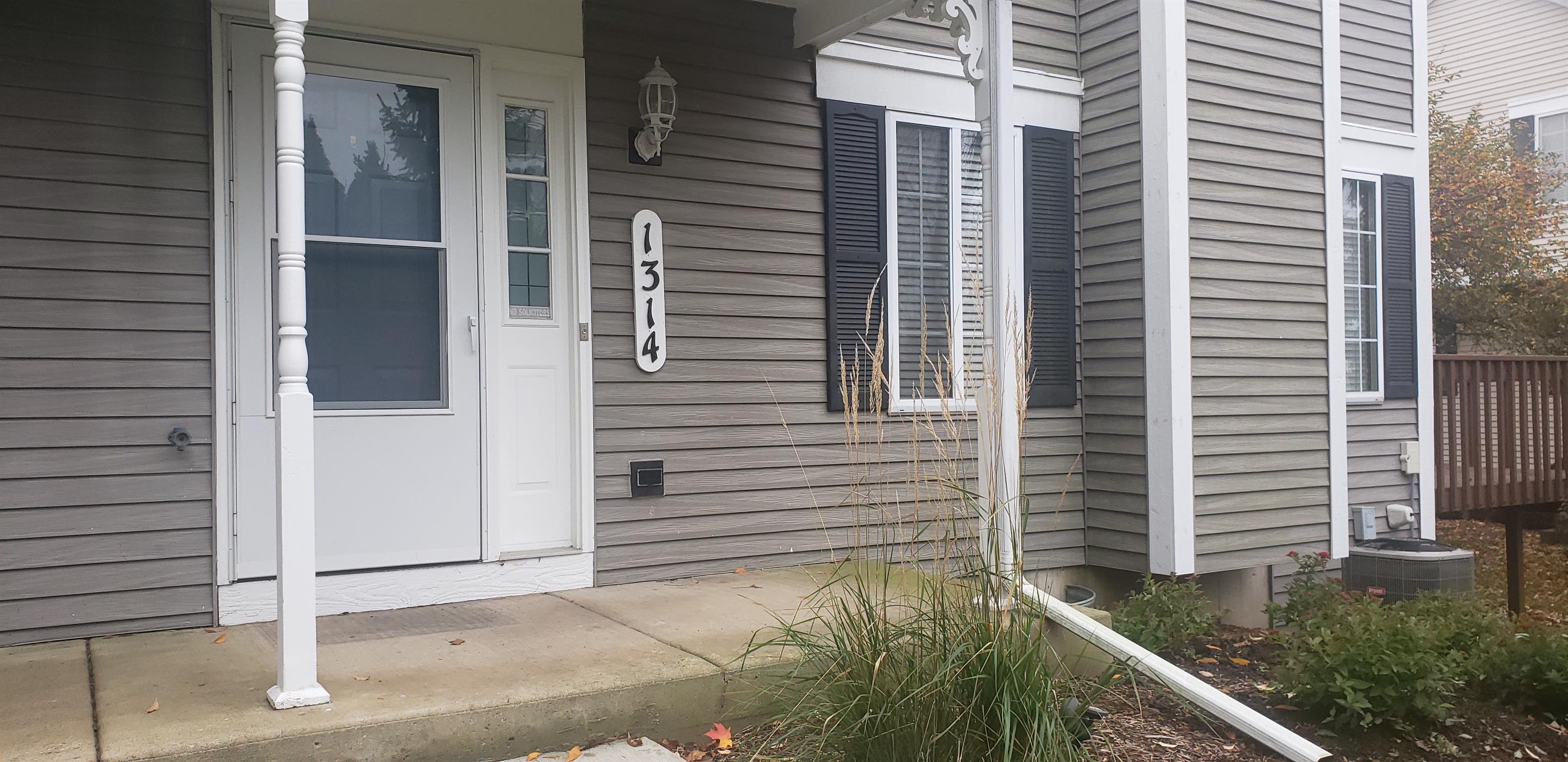 1314 Sandhurst Lane - 1