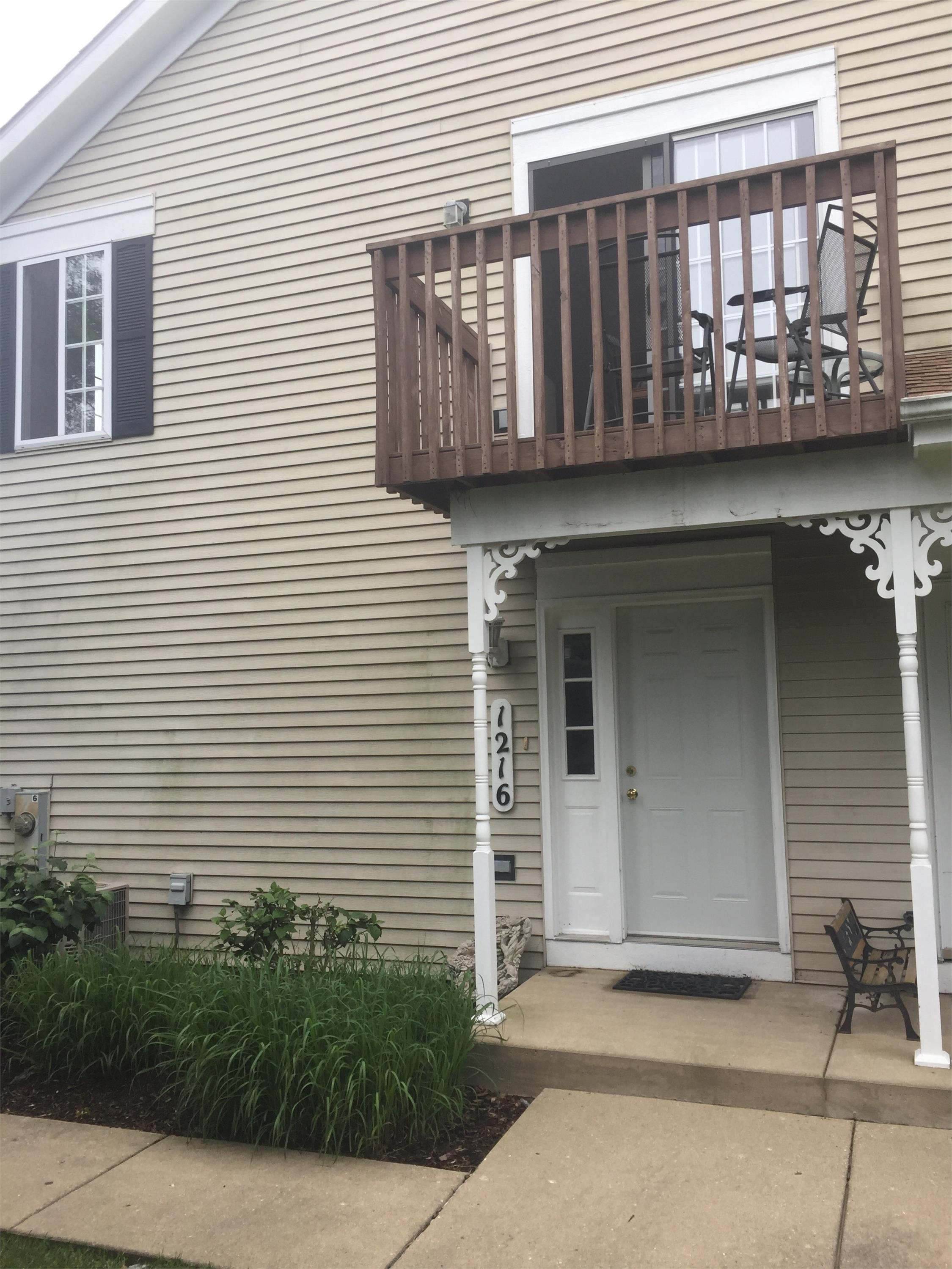 1216 Sandhurst Lane